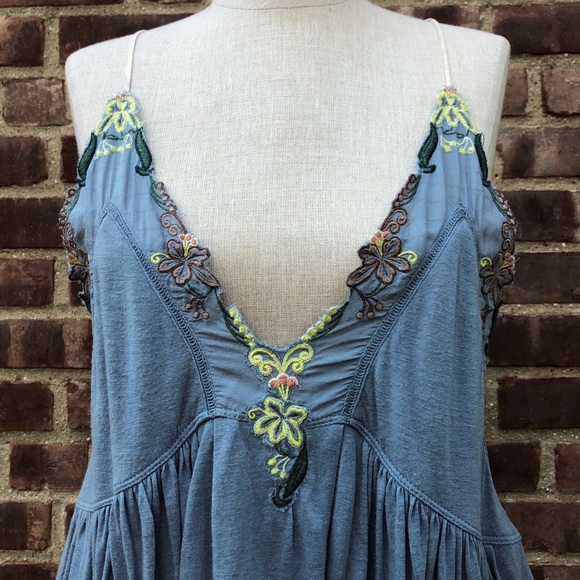 Free People Flowy Flower Embroidered Sexy Deep V Boho Gypsy Jean Tank M/L - Picture 3 of 8